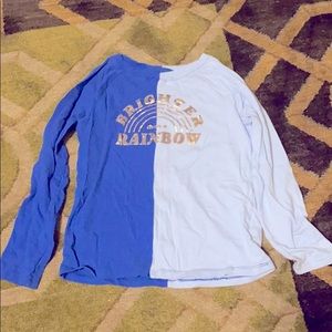 Light blue/dark blue shirt